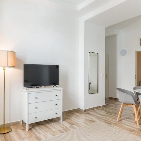 Xxxl Bed/ Free Parking/ Central Вена Экстерьер фото