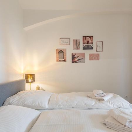 Xxxl Bed/ Free Parking/ Central Вена Экстерьер фото