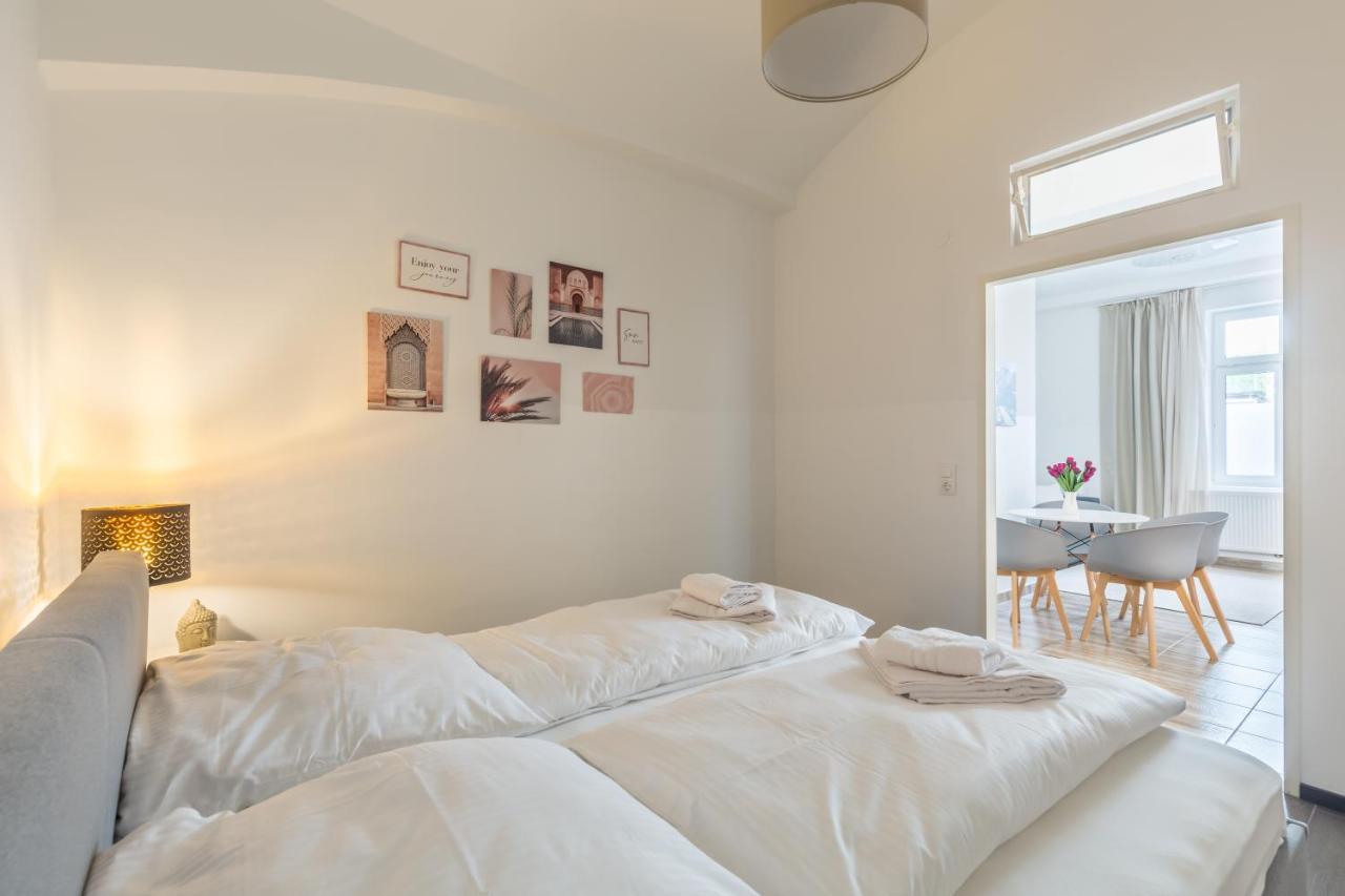 Xxxl Bed/ Free Parking/ Central Вена Экстерьер фото