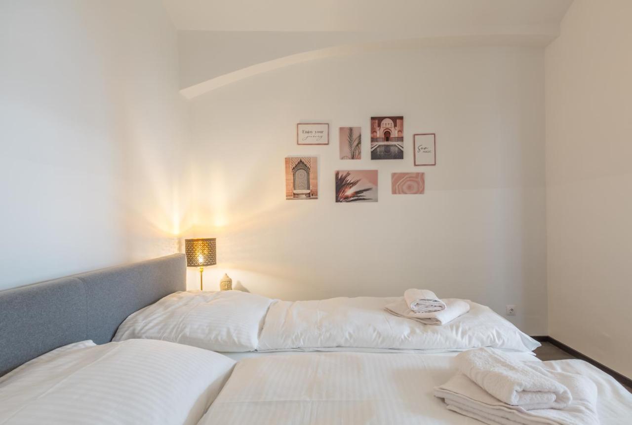 Xxxl Bed/ Free Parking/ Central Вена Экстерьер фото