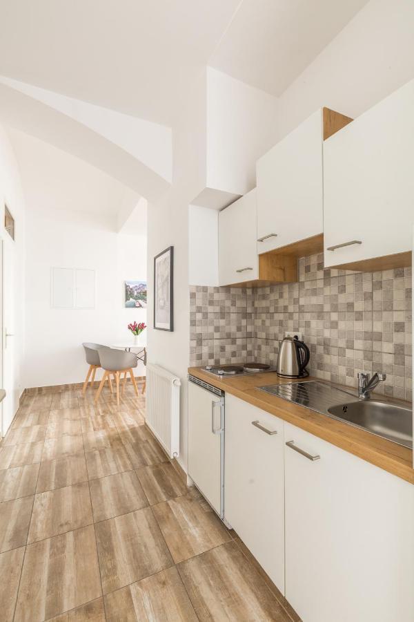 Xxxl Bed/ Free Parking/ Central Вена Экстерьер фото